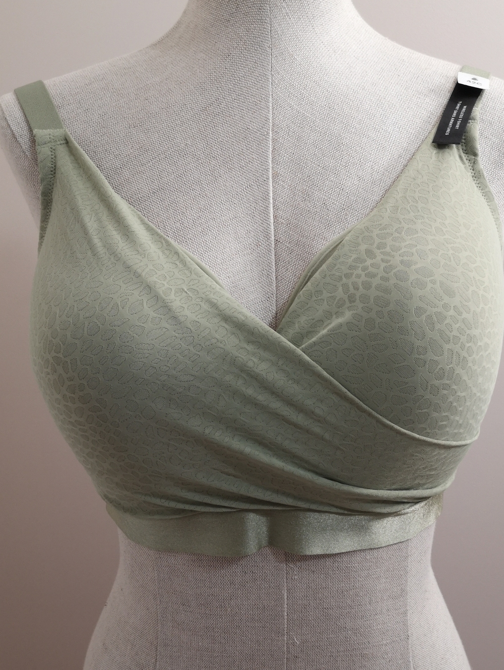 Deesse Size 42C Sage Green Wrap Wireless Padded T-shirt Bra